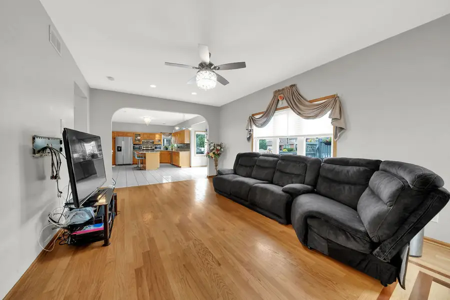 10745 Lockwood Avenue, Oak Lawn, IL 60453 - Image #2