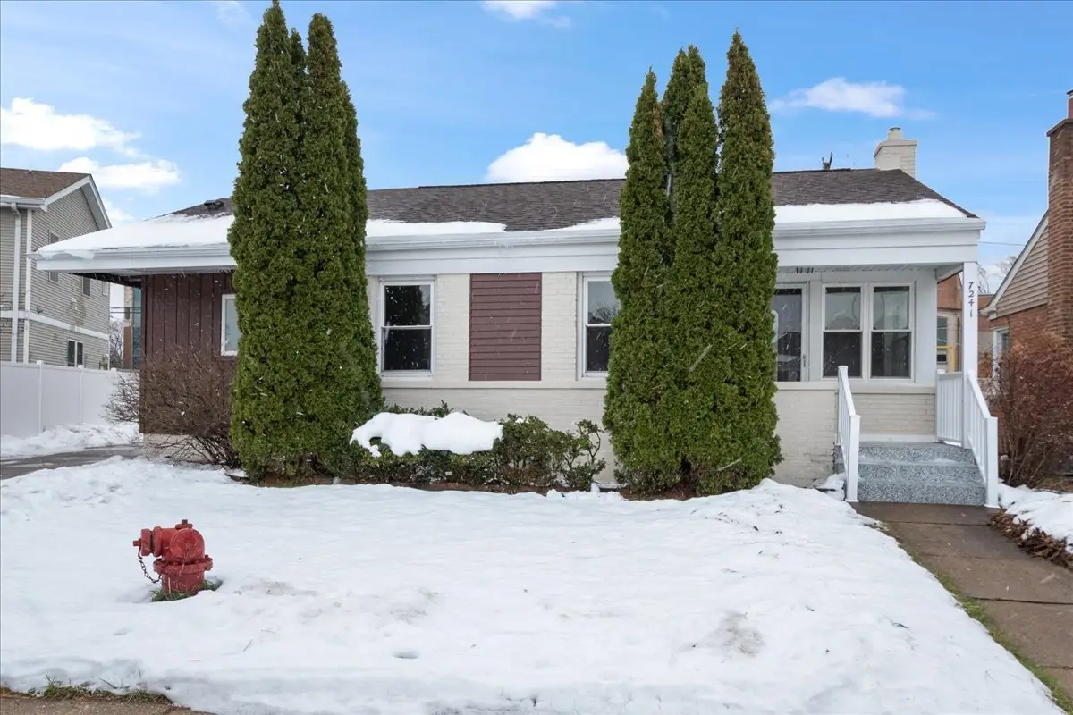 7241 N Mcvicker Avenue, Chicago, IL 60646 - Image #1