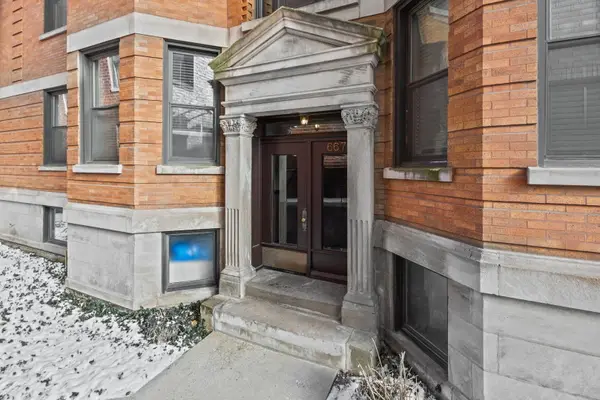 667 W Barry Avenue #3N, Chicago, IL 60657