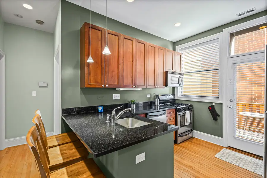 667 W Barry Avenue #3N, Chicago, IL 60657 - Image #3