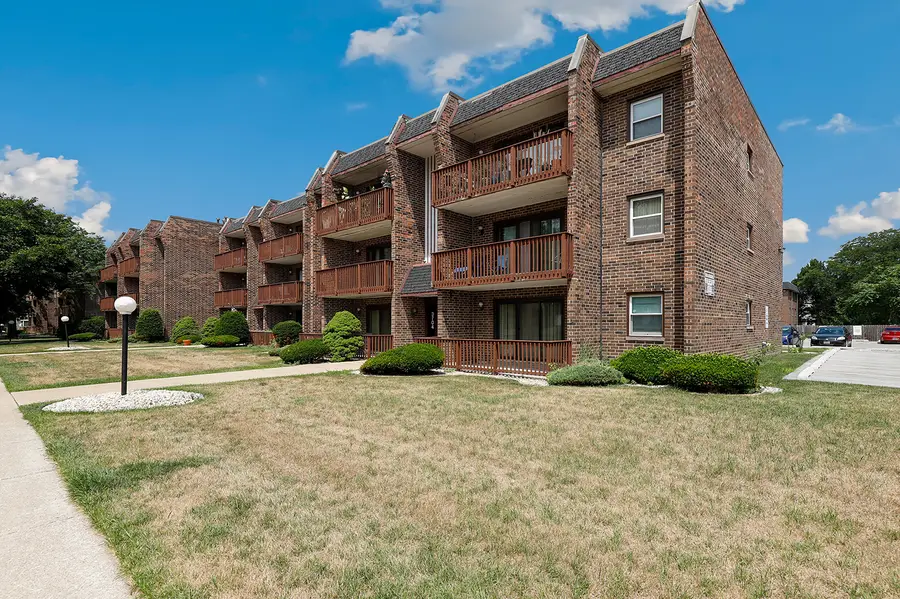 3704 215th Street #205, Matteson, IL 60443 - Image #2