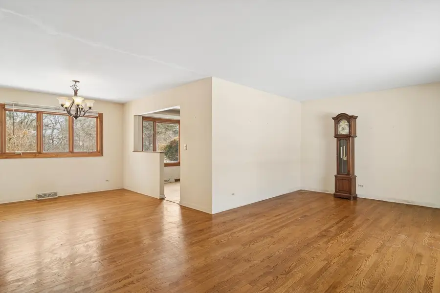 441 N Macarthur Drive, Palatine, IL 60074 - Image #2