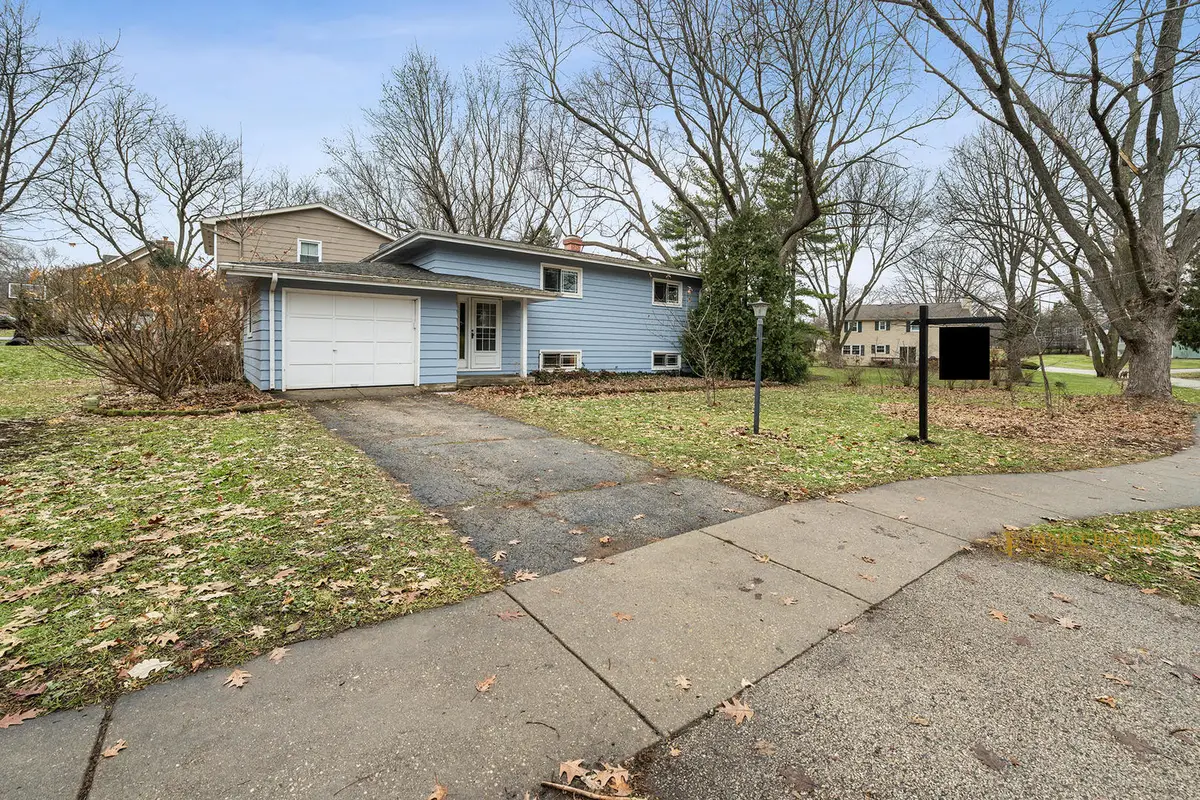 418 Glen Garry Road, Cary, IL 60013 - Image #1