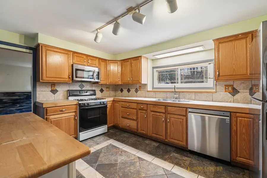 418 Glen Garry Road, Cary, IL 60013 - Image #2