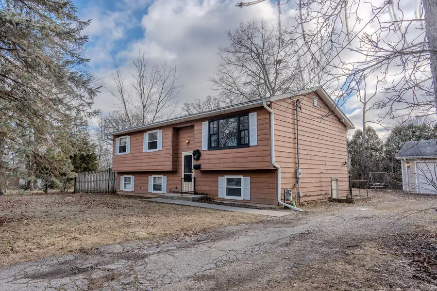 4149 W Oglesby Avenue, Gurnee, IL 60031 - Image #2