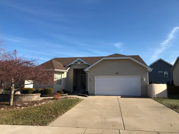 1208 Raintree Court, Joliet, IL 60431