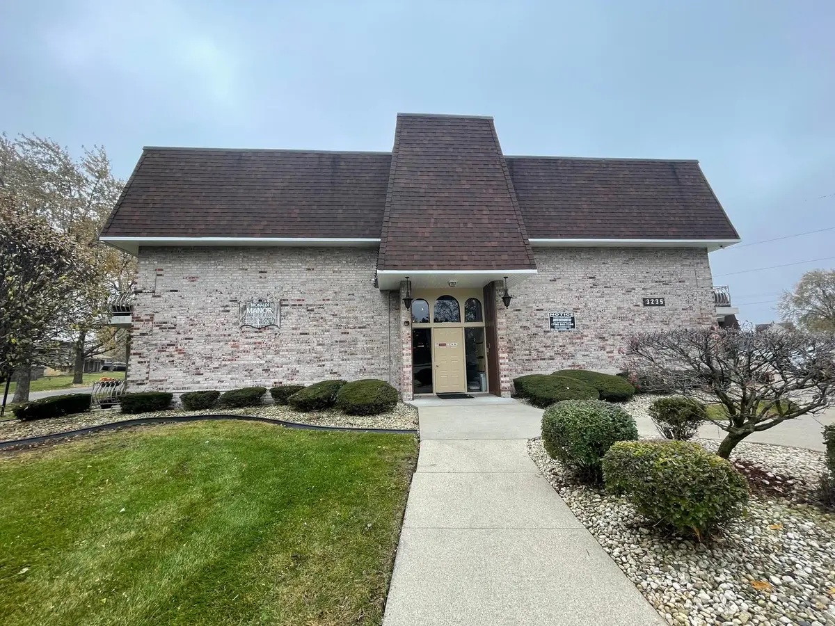 3235 S Manor Drive #104, Lansing, IL 60438 - Image #1