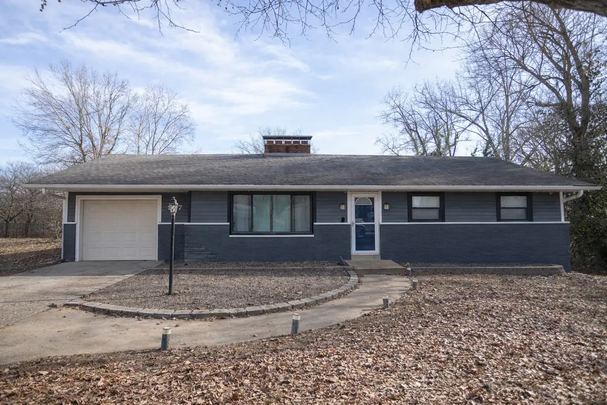 907 Dina Avenue, Collinsville, IL 62234 - Image #1