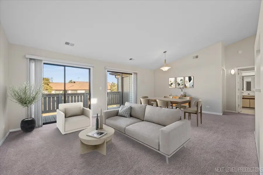 1630 W Pheasant Trail Drive #2, Arlington Heights, IL 60004 - Image #2