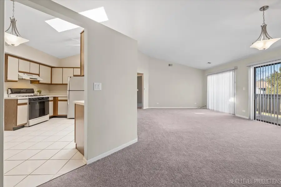 1630 W Pheasant Trail Drive #2, Arlington Heights, IL 60004 - Image #3