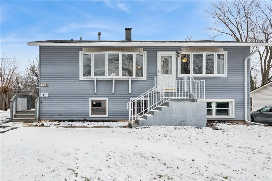 128 Mccabe Drive, Streamwood, IL 60107 - Image #2