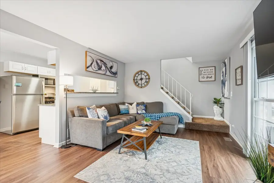 1135 Mount Vernon Court #B, Wheaton, IL 60189 - #3