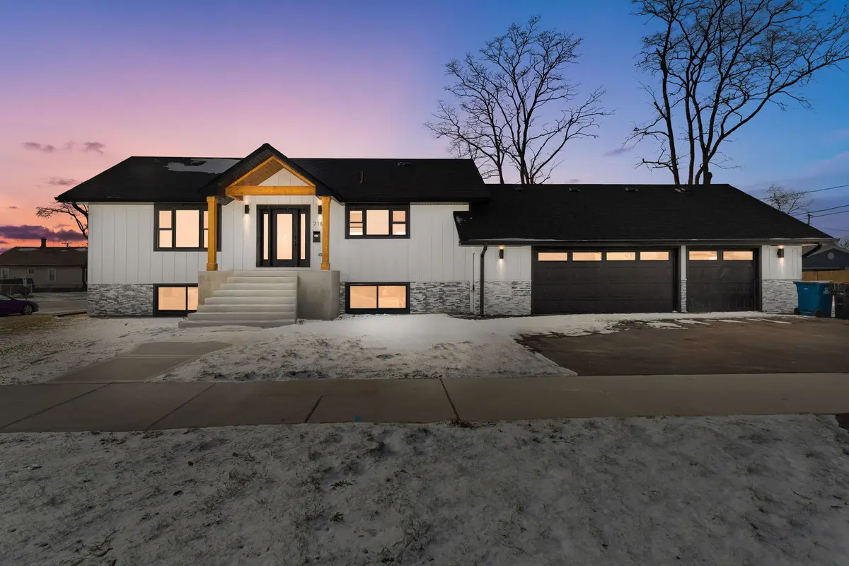 718 E 152nd Street, Phoenix, IL 60426 - #1