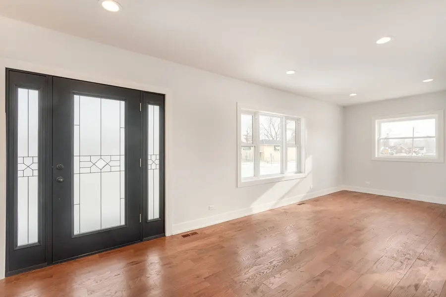 718 E 152nd Street, Phoenix, IL 60426 - #3