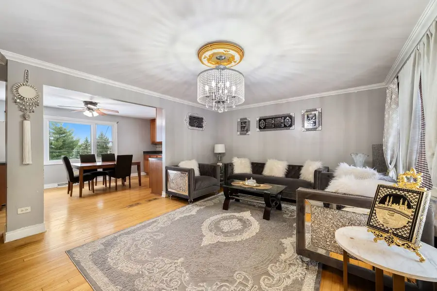 10043 S 84th Avenue, Palos Hills, IL 60465 - Image #2