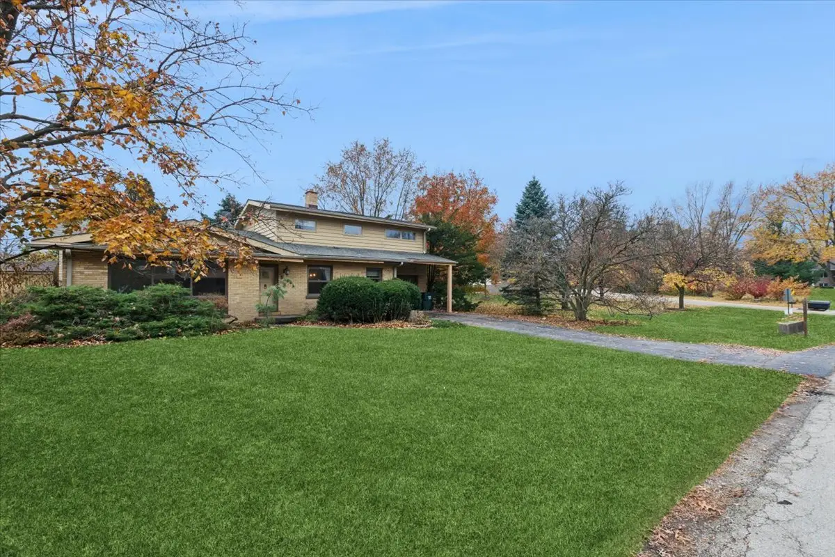 5440 S Edgewood Avenue, La Grange Highlands, IL 60525 - Image #1