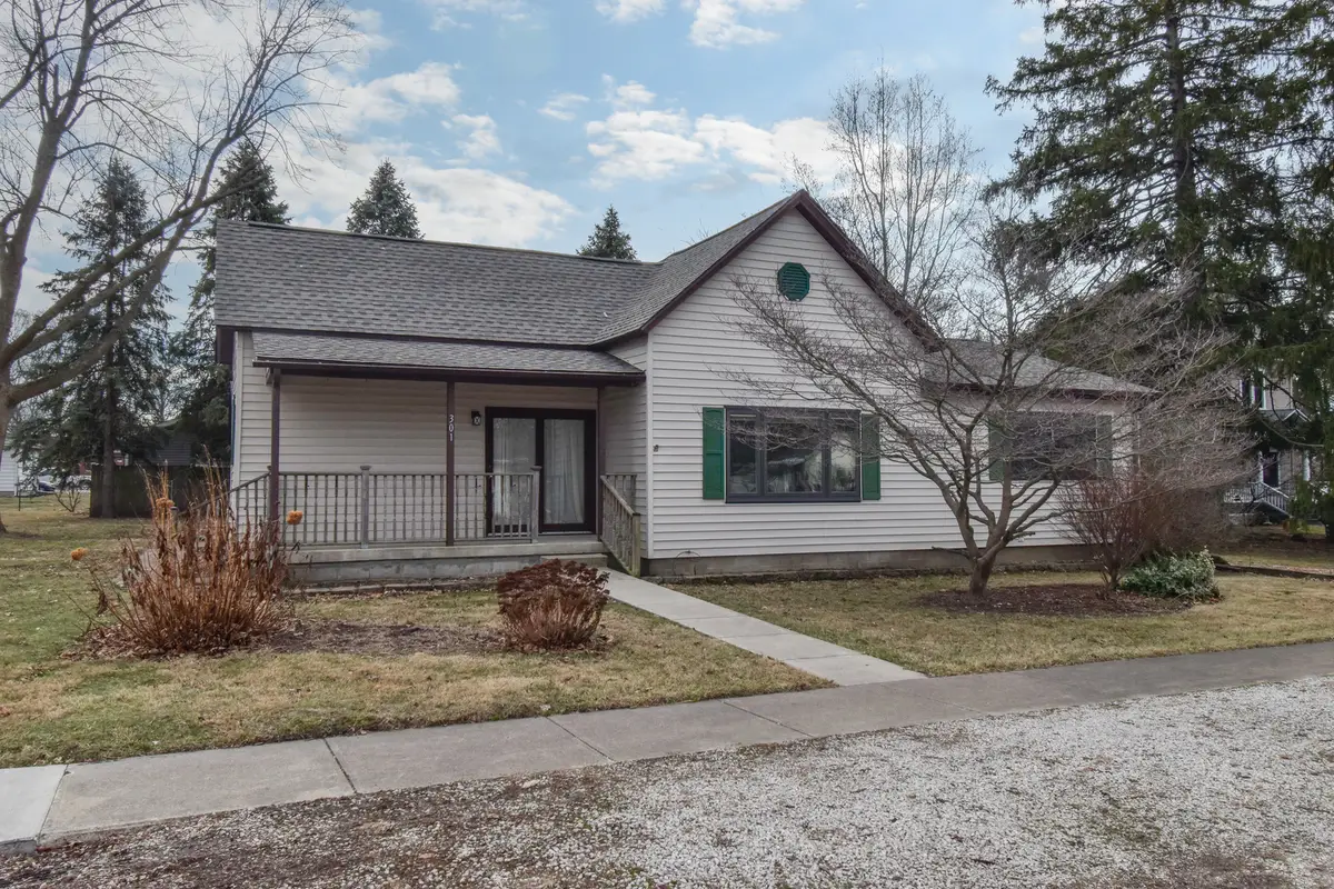 301 E Douglas Street, Saint Joseph, IL 61873 - Image #1