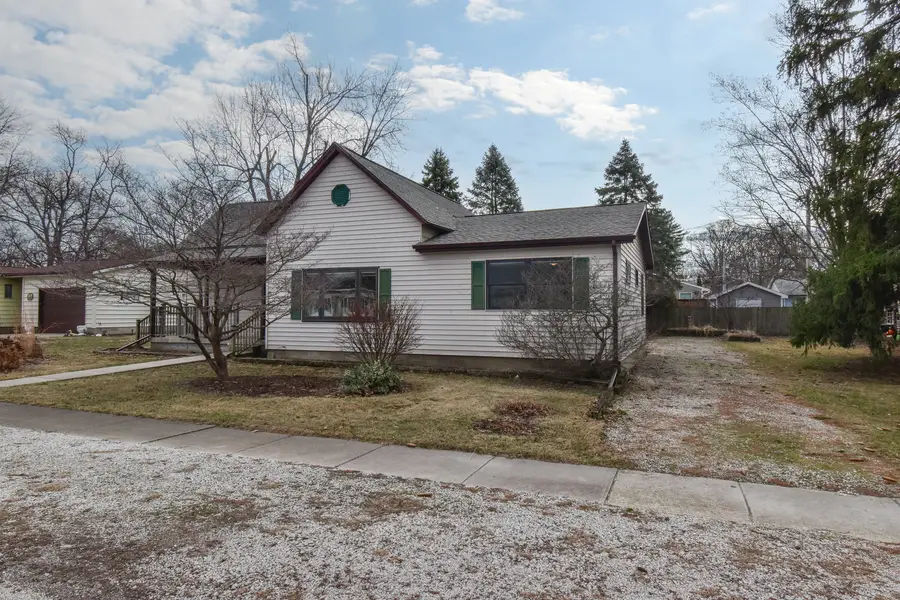 301 E Douglas Street, Saint Joseph, IL 61873 - Image #2