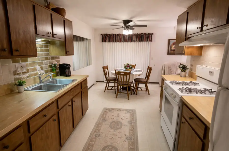 4 Ingleshire Road, Montgomery, IL 60538 - Image #3