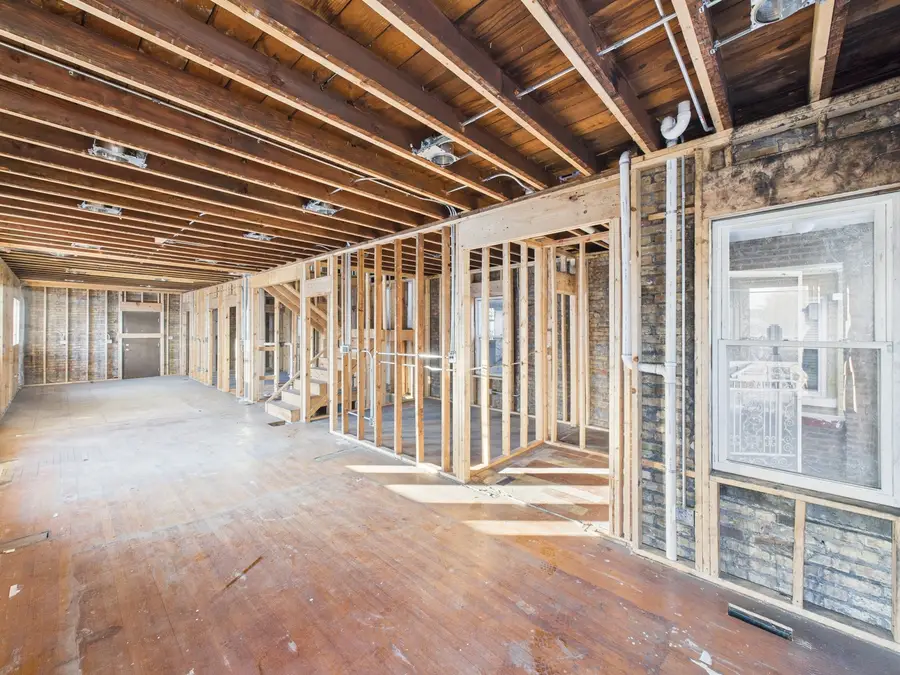 8116 S Marquette Avenue, Chicago, IL 60617 - Image #3