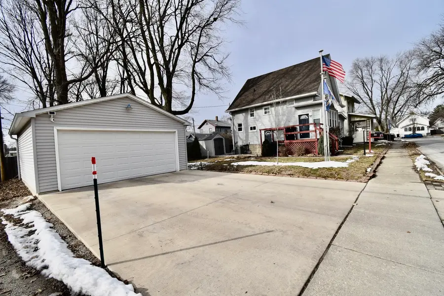 203 Denver Street, Bloomington, IL 61701 - #2