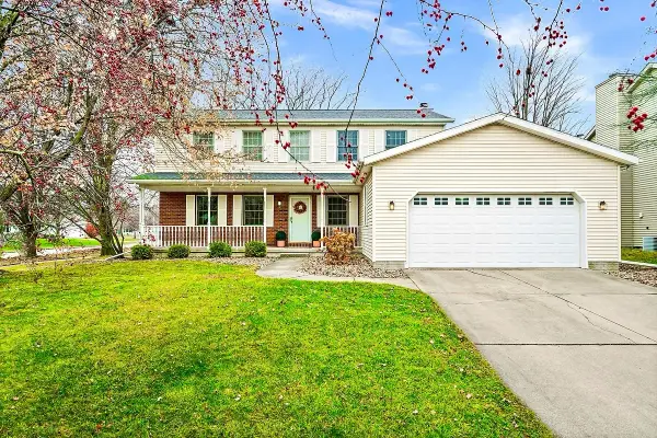 9 Blue Lake Court, Bloomington, IL 61704