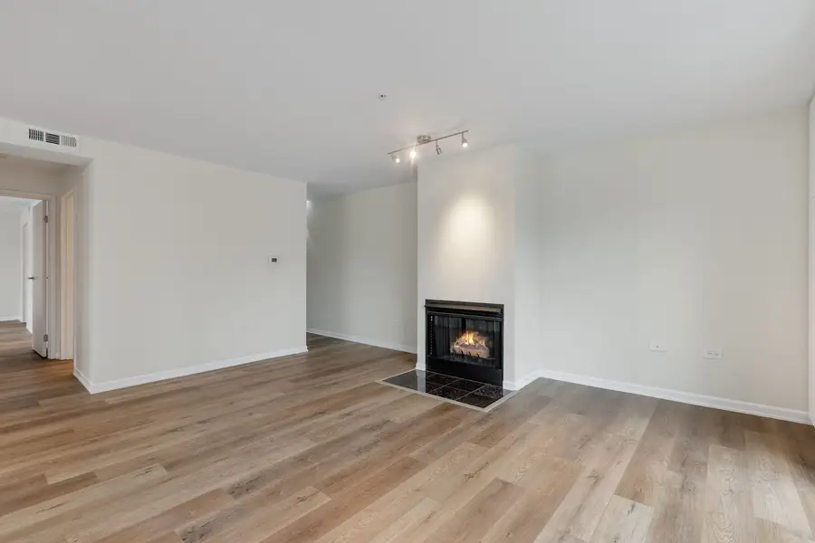 1800 Dewes Street #202, Glenview, IL 60025 - Image #3