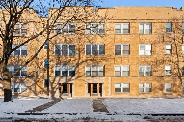 3806 W Belle Plaine Avenue #G, Chicago, IL 60618