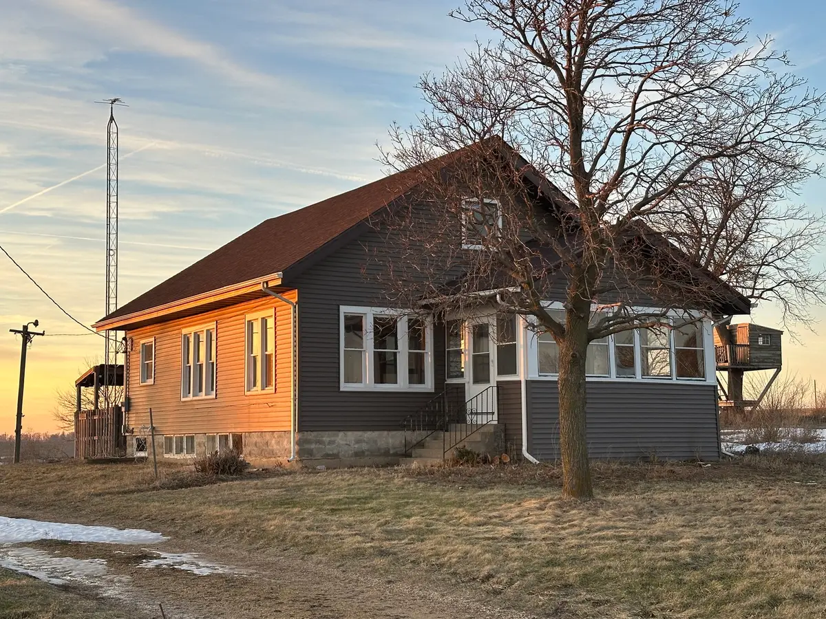 2750 N Henderson Road, Freeport, IL 61032 - Image #1