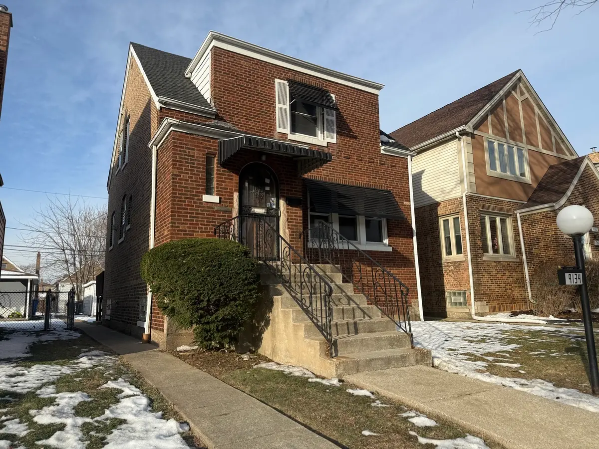 9134 S Paxton Avenue, Chicago, IL 60617 - Image #1