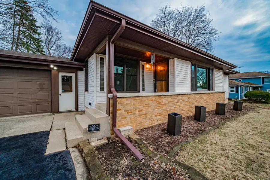 28W544 Forest View Avenue, Warrenville, IL 60555 - Image #2