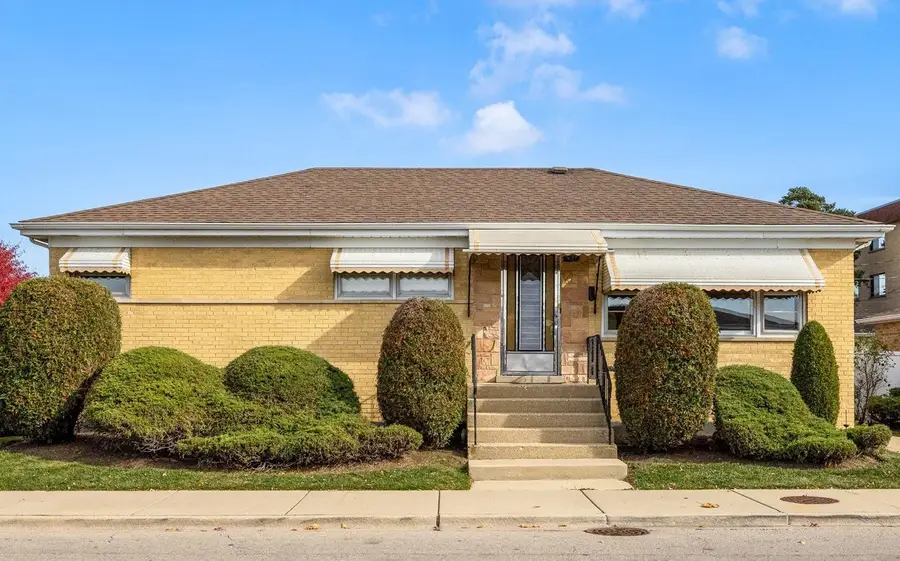 7657 W Gunnison Street, Norridge, IL 60706 - Image #2