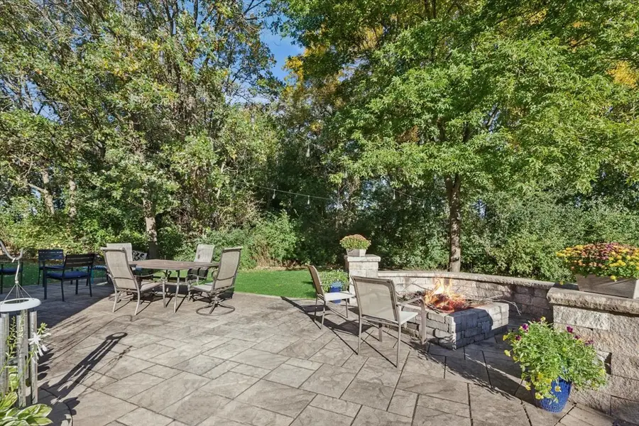 884 Twin Elms Lane, Batavia, IL 60510 - Image #2