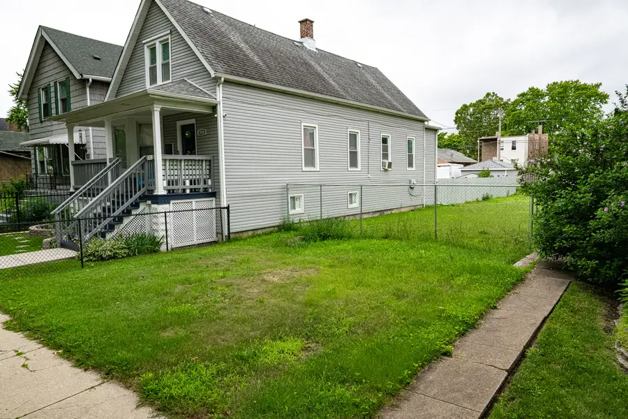 7816 S Marquette Avenue, Chicago, IL 60649 - #2