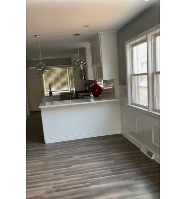 8112 S Oakley Avenue, Chicago, IL 60620