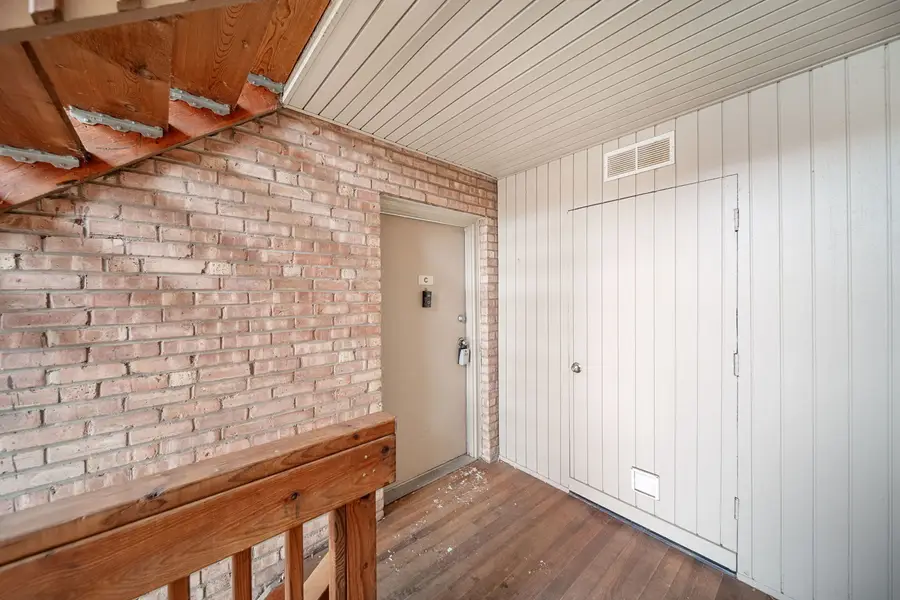 5811 Oakwood Drive #C, Lisle, IL 60532 - Image #2