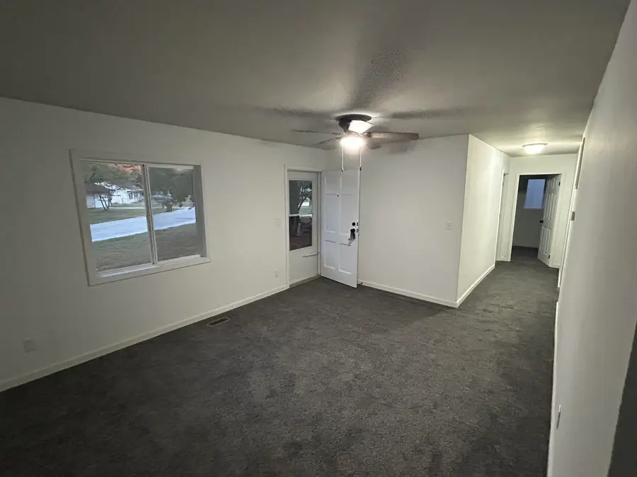 128 S Scottswood Drive, Urbana, IL 61802 - Image #2