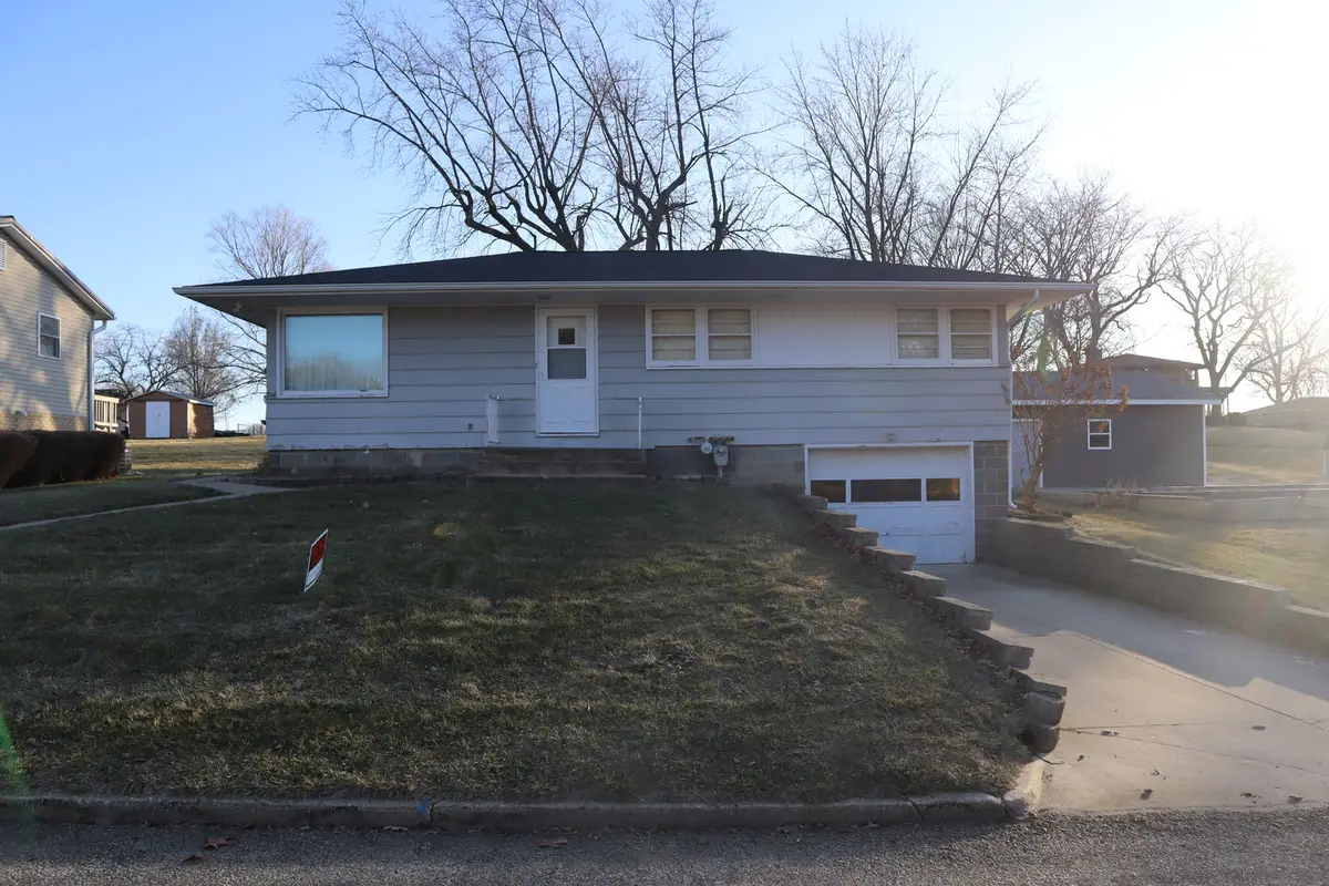 113 Stephens Avenue, Walnut, IL 61376 - Image #1