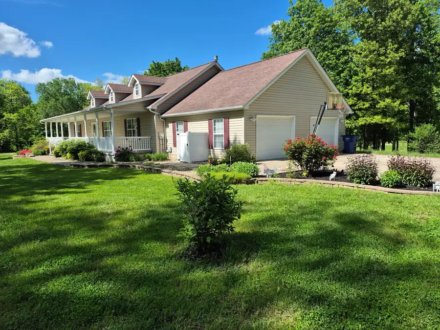 11052 Prestwick Drive, Benton, IL 62812 - Image #2
