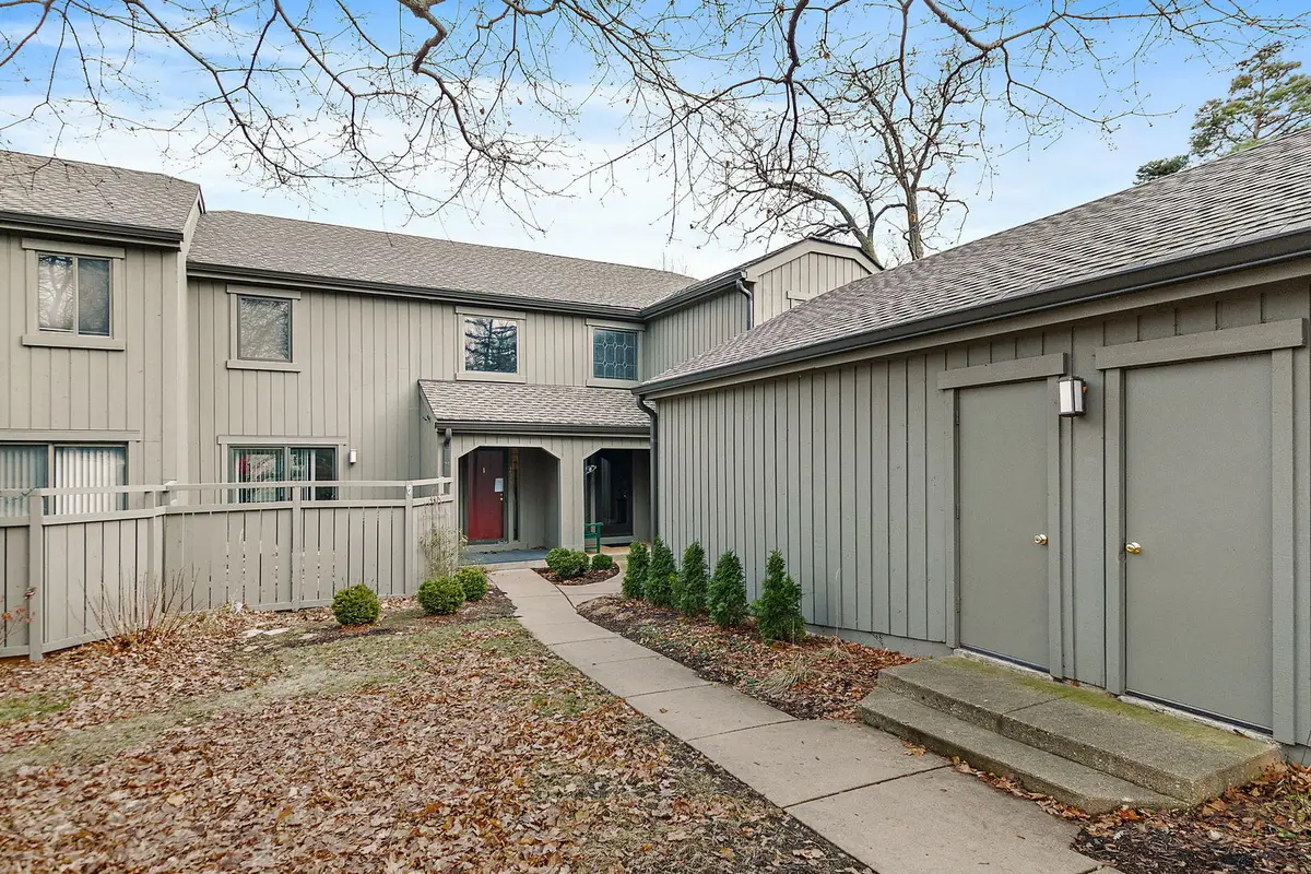 225 Shoreline Road, Lake Barrington, IL 60010 - Image #1