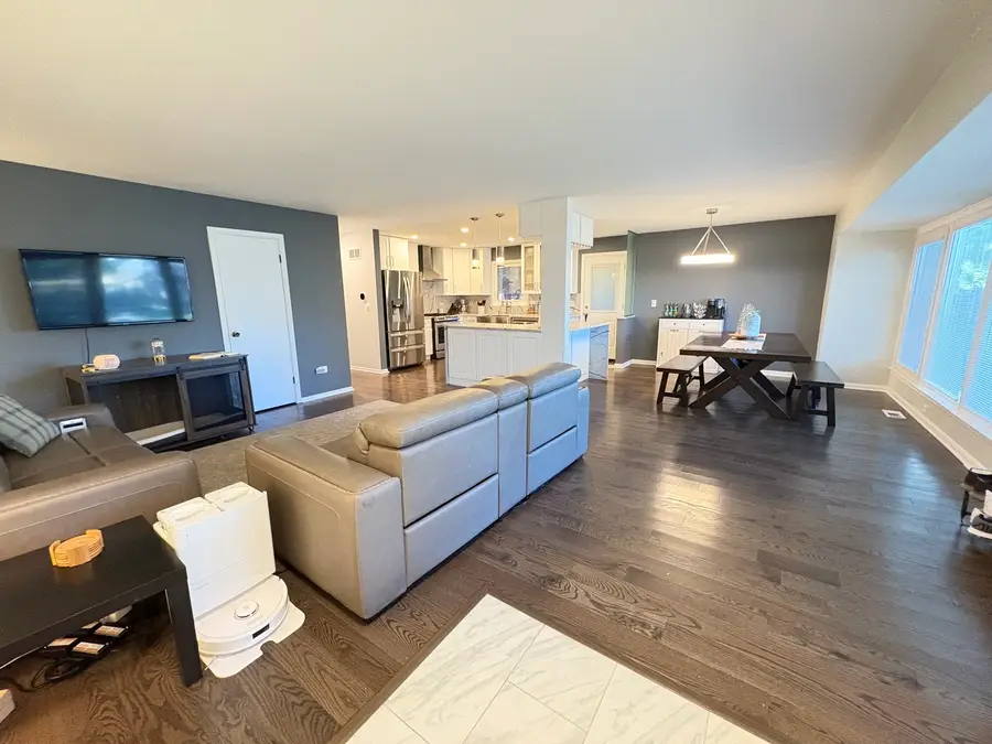 1100 Potter Road, Park Ridge, IL 60068 - Image #2