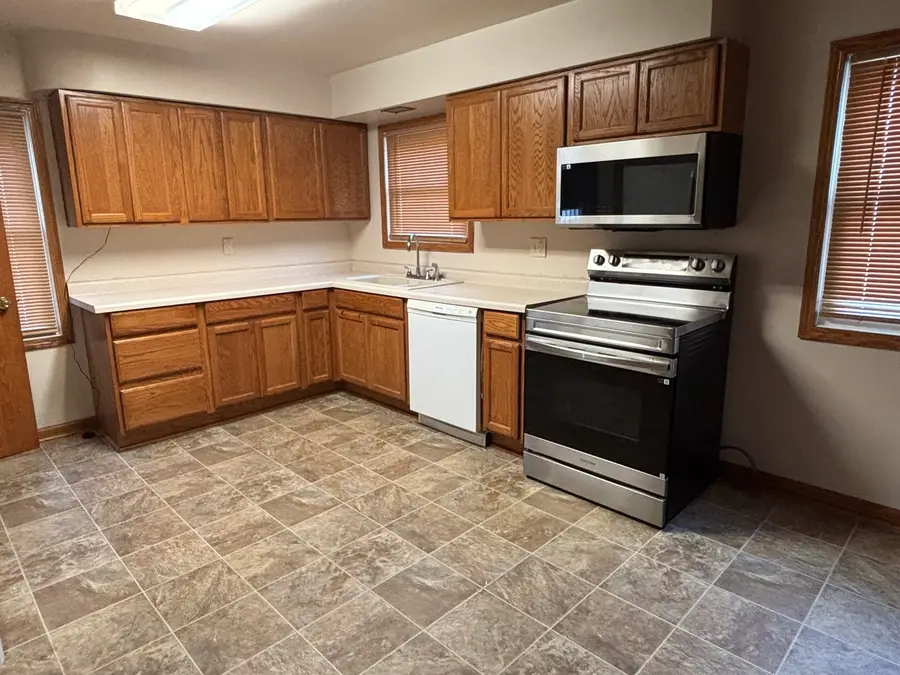 471 S Center Avenue, Bradley, IL 60915 - Image #2