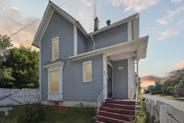 201 N Hinkley Avenue, Rockford, IL 61101