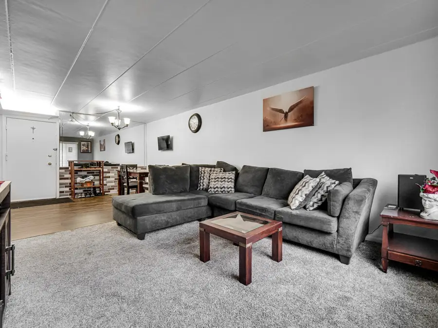 10210 Washington Avenue #103, Oak Lawn, IL 60453 - Image #2