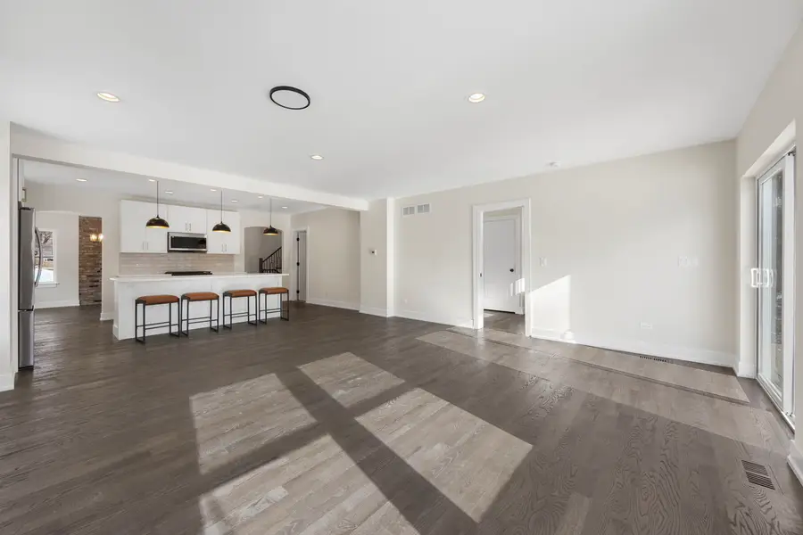 133 E Washington Street, Villa Park, IL 60181 - Image #2