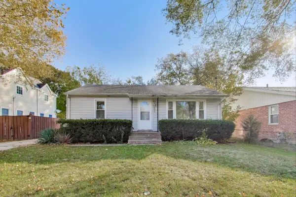 221 Heine Avenue, Elgin, IL 60123