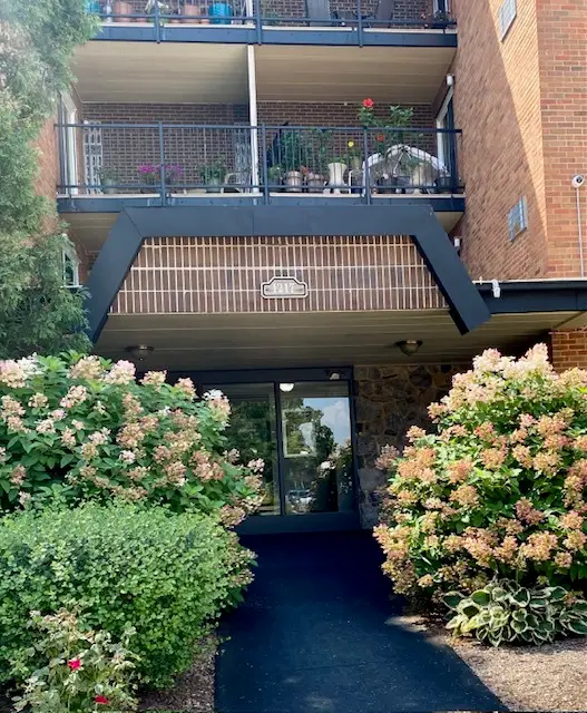 1217 S Old Wilke Road #11-406, Arlington Heights, IL 60005 - Image #2