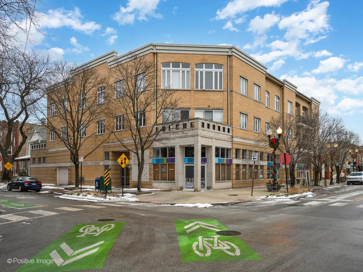 2555 W Leland Avenue #204, Chicago, IL 60625 - Image #1