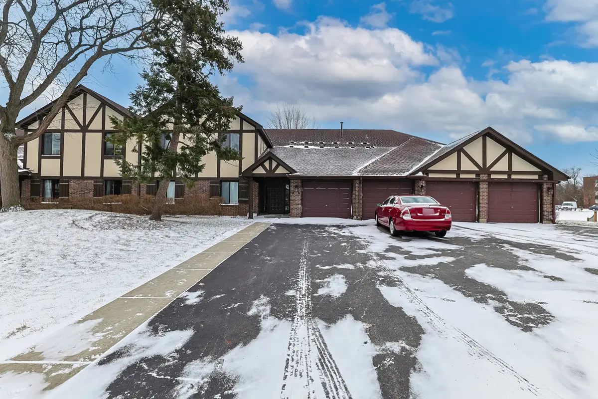 1030 Cottonwood Court #2A, Wheeling, IL 60090 - Image #1