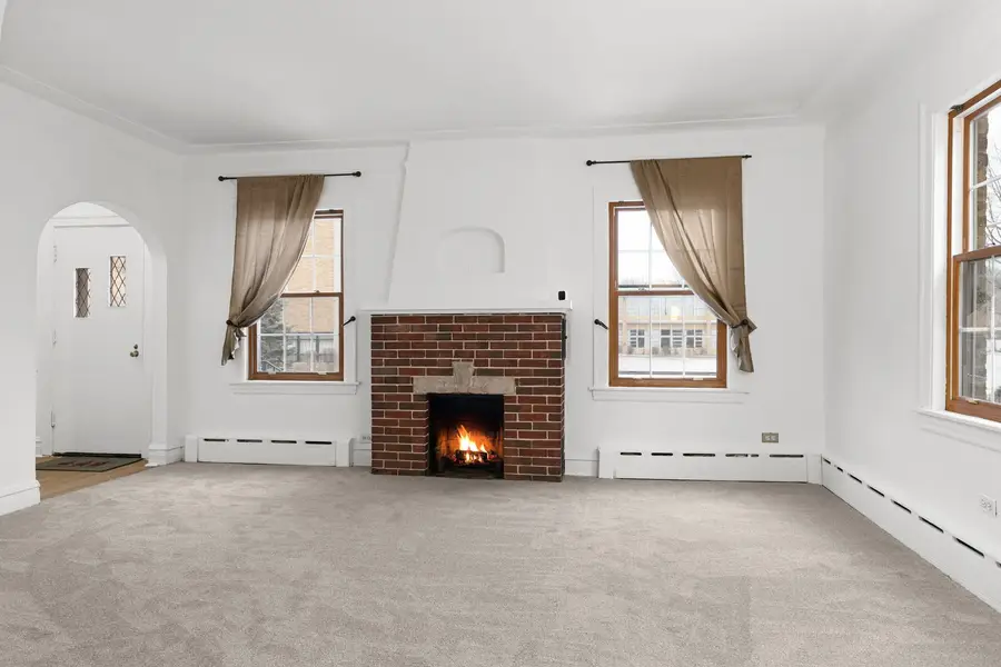 5845 W Ainslie Street, Chicago, IL 60630 - Image #2